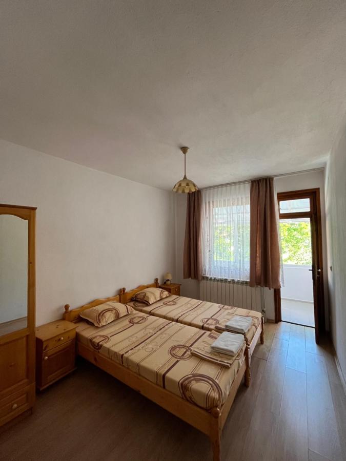 "Калоянови" Hotel Tsarevo Exterior photo